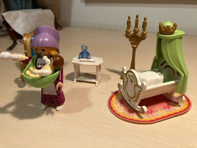 Playmobil 4254 Cuna Bebé y Figura y rey trono