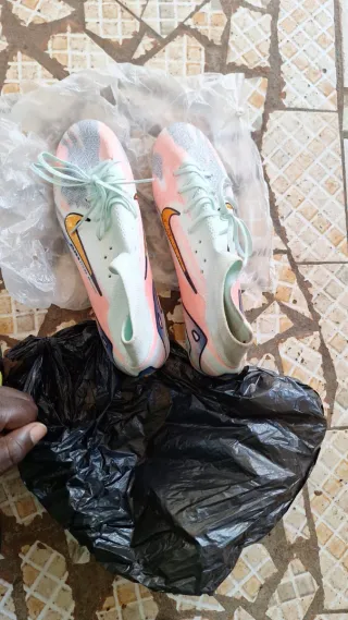 Botas de fútbol Nike Talla 44