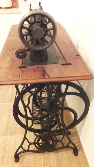 Máquina de Coser Antigua Singer