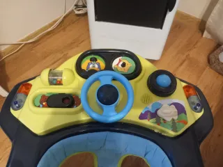 Andador correpasillos  Jane con centro de activida