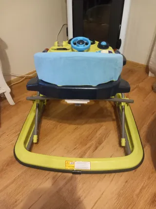 Andador correpasillos  Jane con centro de activida