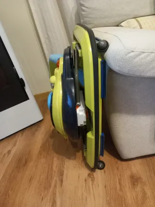 Andador correpasillos  Jane con centro de activida