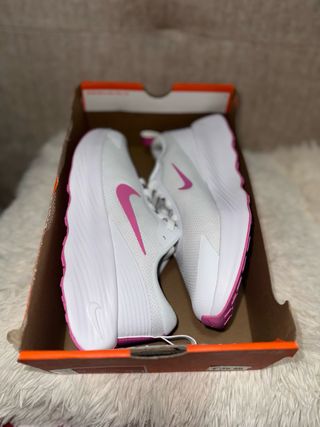 Zapatillas Nike Blancas y Rosas