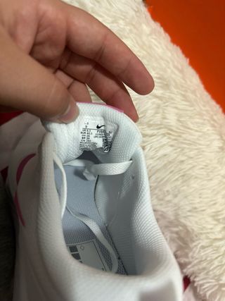 Zapatillas Nike Blancas y Rosas