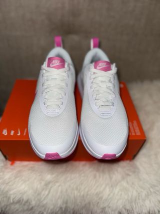 Zapatillas Nike Blancas y Rosas