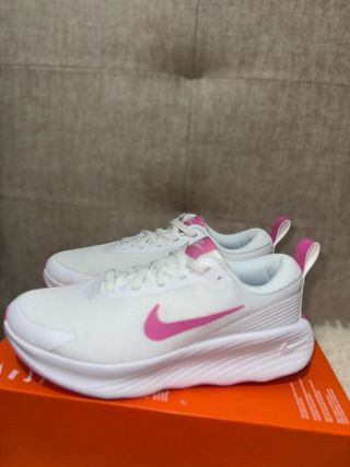 Zapatillas Nike Blancas y Rosas