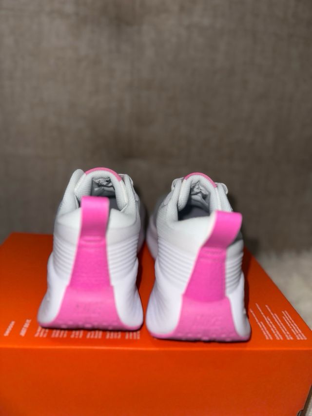 Zapatillas Nike Blancas y Rosas