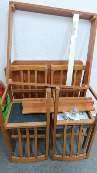Mesa de comedor de madera