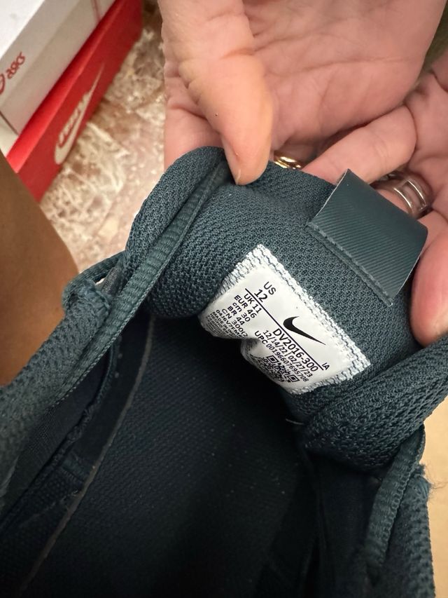 Zapatillas Nike Vapor Lite negras logo en verde