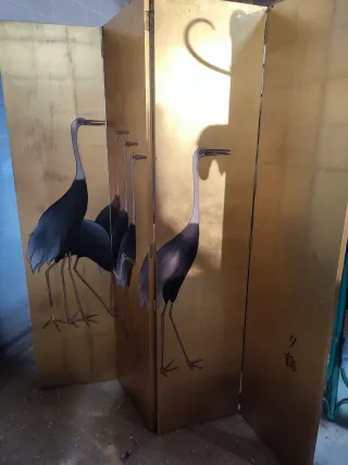 Biombo decorativo con grullas