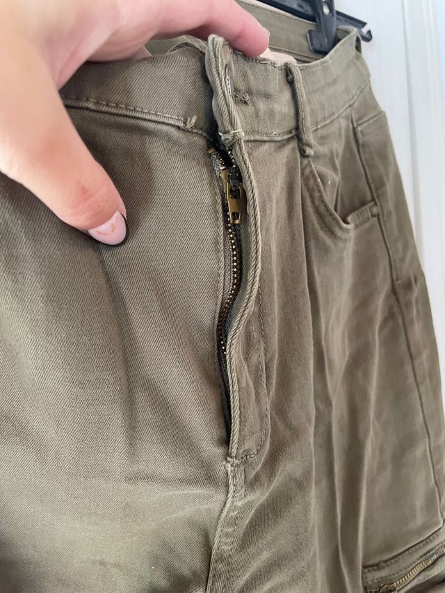 Pantalones cargo verde militar