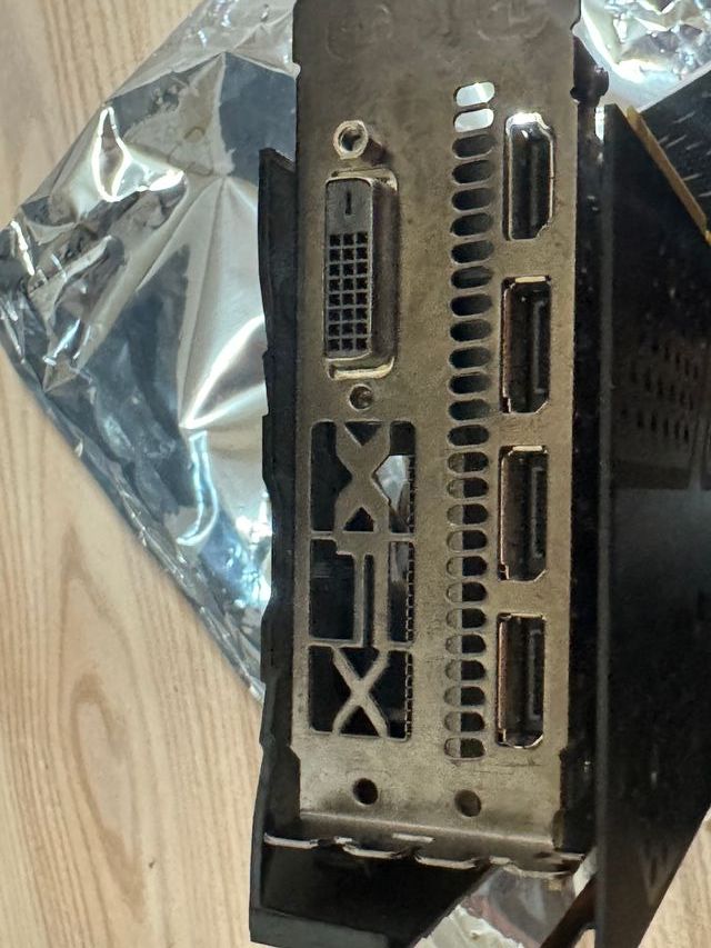 AMD RX 570 8GB Tarjeta Gráfica