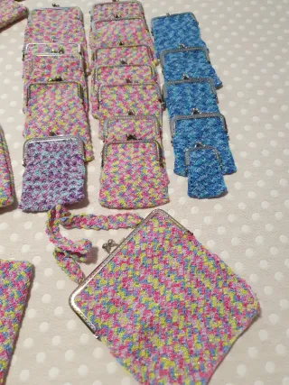 Monederos y bolsos de ganchillo multicolor Artesan