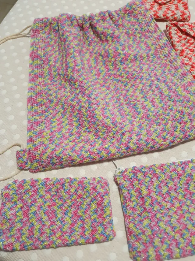 Monederos y bolsos de ganchillo multicolor Artesan