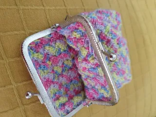 Monederos y bolsos de ganchillo multicolor Artesan