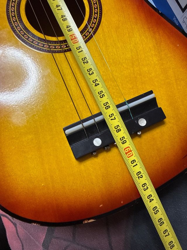 Guitarra española de juguete