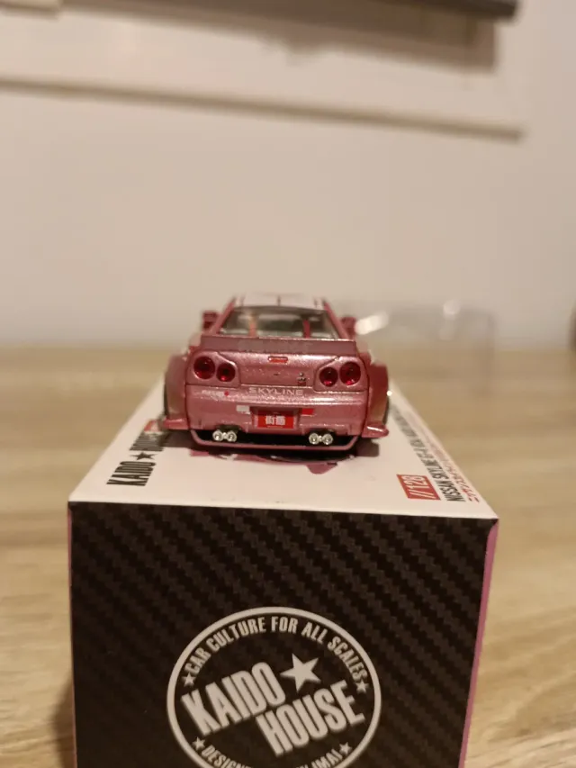 Mini GT Kaido House Nissan Skyline GT-R R34