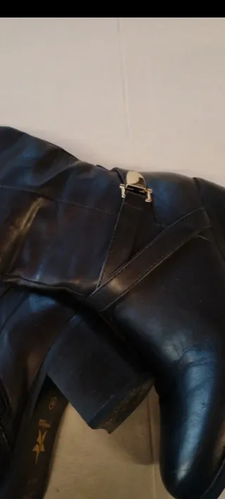 Stivali Primadonna neri con fibbia