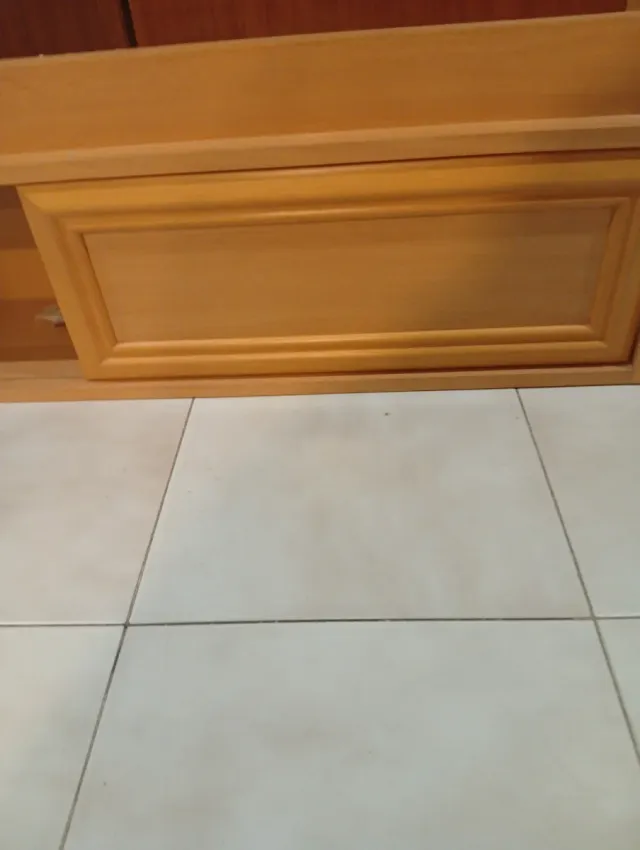 Estantería de madera color beige/marrón,puerta cor