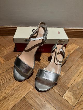 Tacones H•A Plateados Talla 38