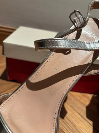 Tacones H•A Plateados Talla 38