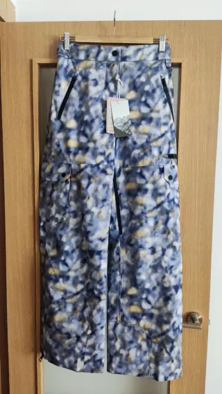 Pantalón nieve Zara