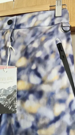 Pantalón nieve Zara