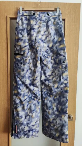 Pantalón nieve Zara