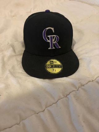 Gorra New Era 59FIFTY Negra y Morada