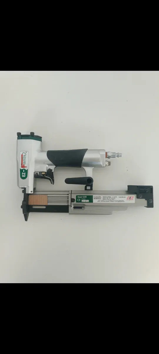 CLAVADORA NEUMÁTICA FASTEN SÚPER 635R