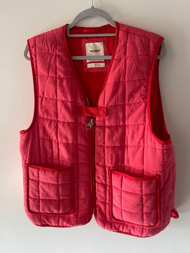 Chaleco acolchado Pull&Bear rosa/rojo Talla L