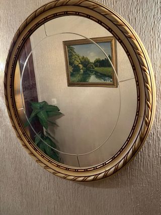 Mueble recibidor diseño antiguo beige y oro