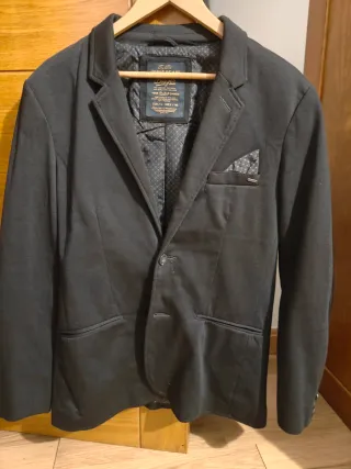 Americana Pull&Bear Talla L Negra