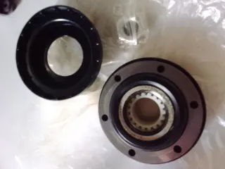 Buje de rueda R-18 SKF