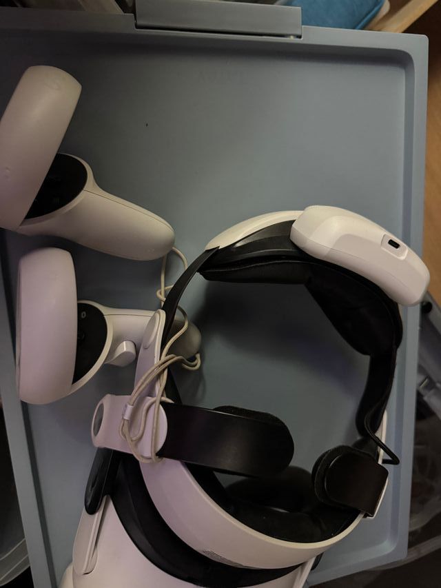 Meta Quest 2 VR Headset