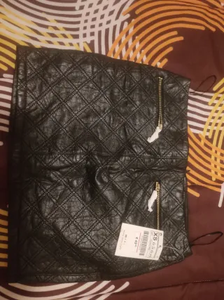 Falda efecto piel Zara Talla XS