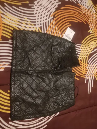 Falda efecto piel Zara Talla XS