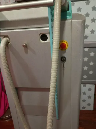 Vendo maquina de láser IPL por no poder ejercer