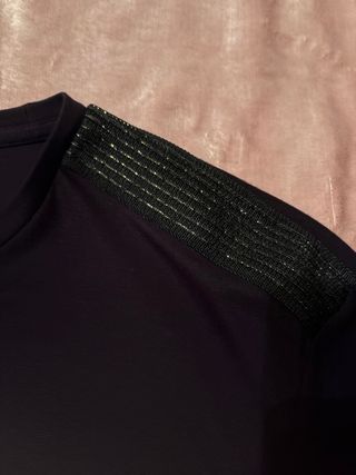 Maglietta EA7 nera con dettagli