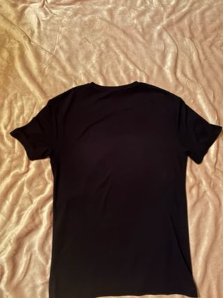 Maglietta EA7 nera con dettagli