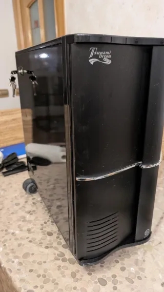 Caja PC Thermaltake Tsunami Negra + Fuente Xilen