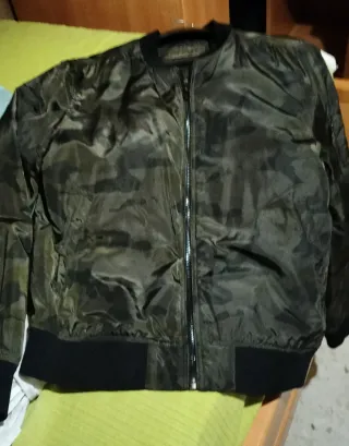 Cazadora bomber camuflaje