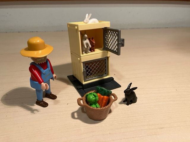Playmobil Granjero 4491 con Conejos y Cesta