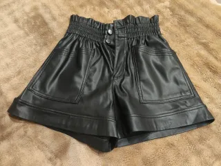 Shorts Ecopiel Negro Mujer