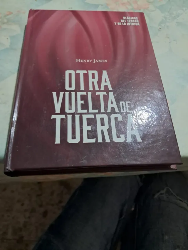 Otra vuelta de tuerca (Clásicos ilustrados) (Sp...
