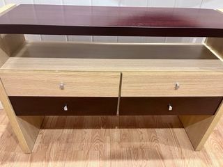 Aparador de madera con cajones