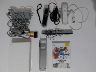 Consola Nintendo Wii + 2 mandos + juego