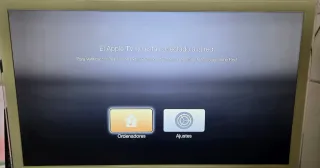 Apple TV con mando y cables modelo a1469