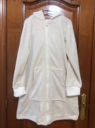 Pijama OYSHO capucha de orejas de conejo talla S