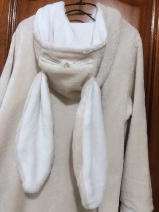 Pijama OYSHO capucha de orejas de conejo talla S